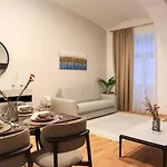 Apartment Grandeur